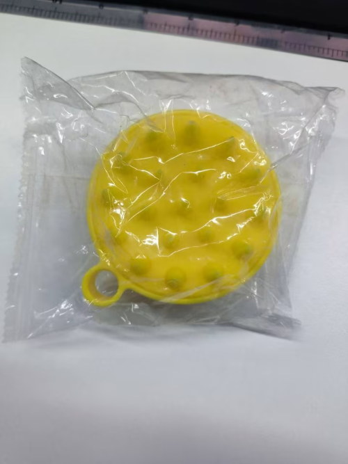 黄色按摩梳