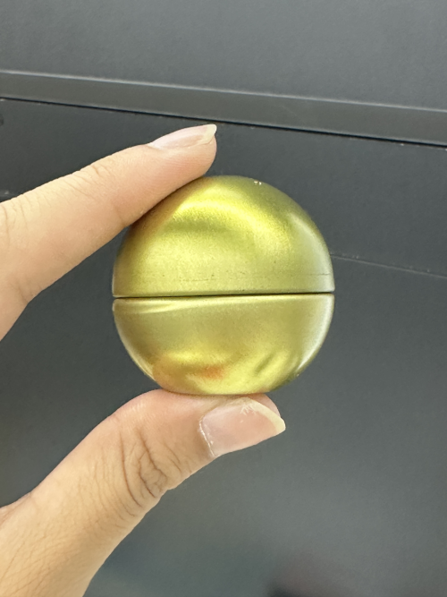 铁球包金色球