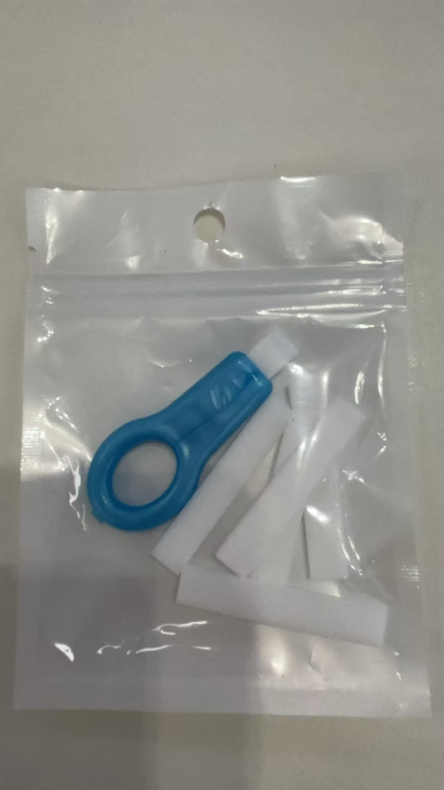 蓝色便携式洁牙棒++6个棉条