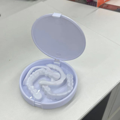仿真假牙+白色盒子