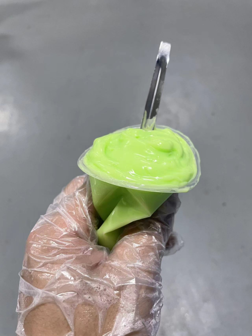 化妆品-牛油果色清香味面霜