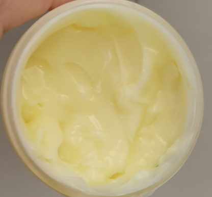 化妆品-淡黄色清香味燃脂膏