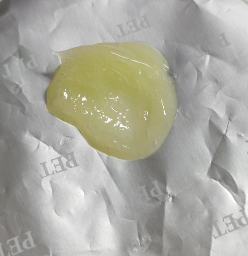 化妆品-淡黄色檀香味护发素