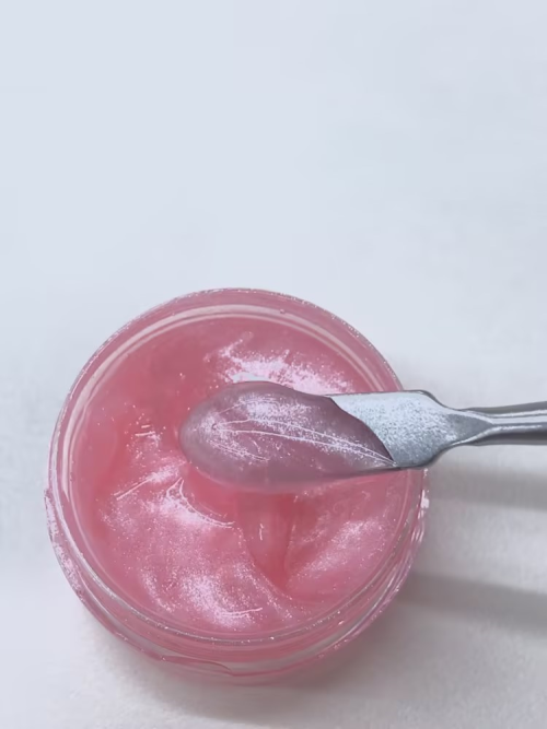 化妆品-粉色珠光唇油