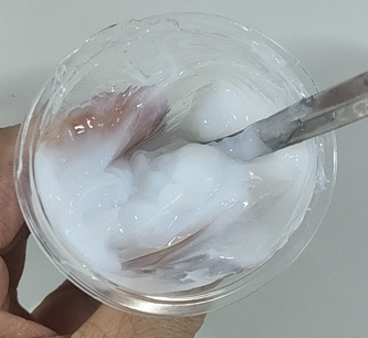 化妆品-白色清香味定型油头啫喱