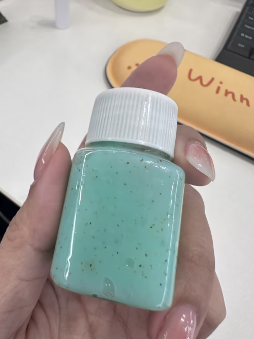 化妆品-青绿色磨砂膏+核桃粒子