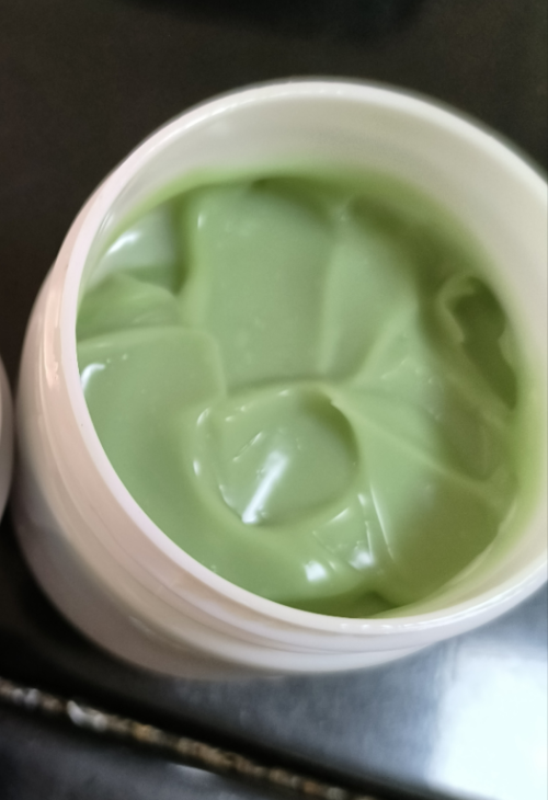 化妆品-豆绿色清香味面霜