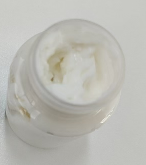 化妆品-白色中药味面霜定制