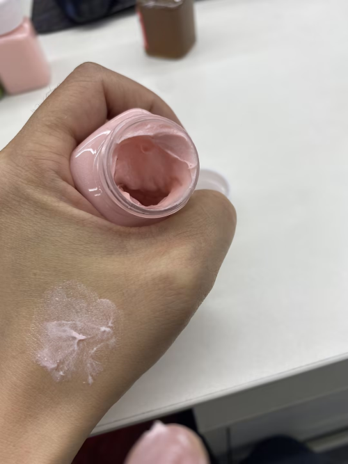 化妆品-粉色清香味面霜+银粉