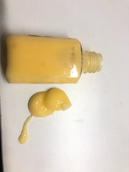 化妆品-深米黄色椰子味清凉膏/薄荷膏