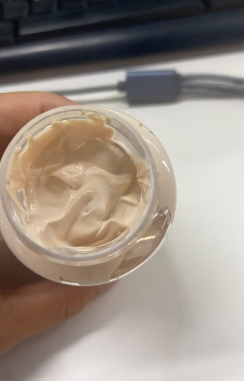 化妆品-浅肤色清香味防晒霜