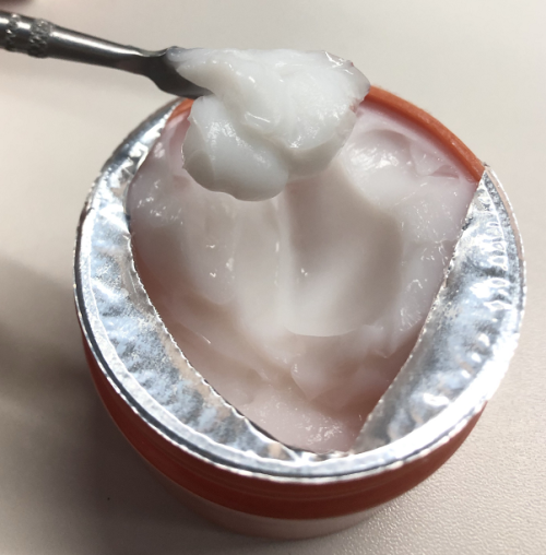 化妆品-白色定型发泥