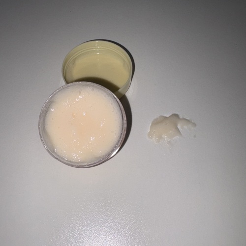 化妆品-浅棕色薄荷味牙膏