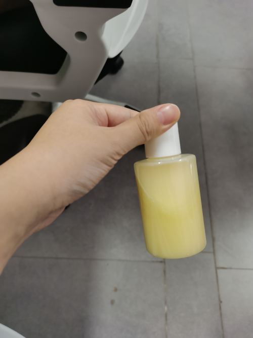 化妆品-米色清香味洗发水