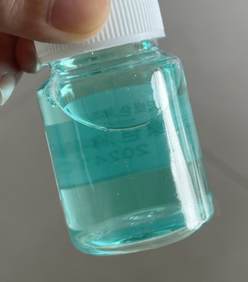 化妆品-蓝绿色薄荷味漱口水