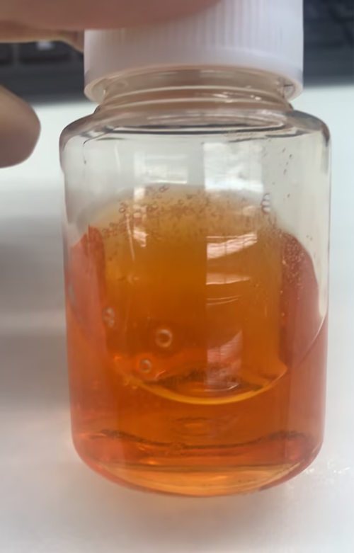 化妆品-橙红色透明沐浴露