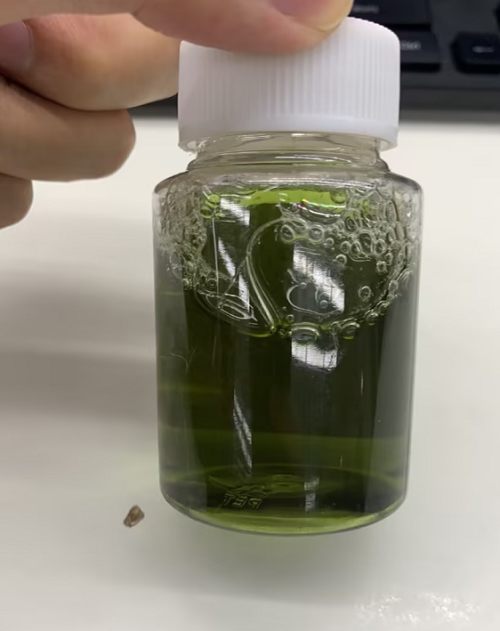 化妆品-橄榄绿色沐浴油