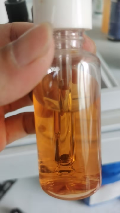 食品-橙色薄荷精华水