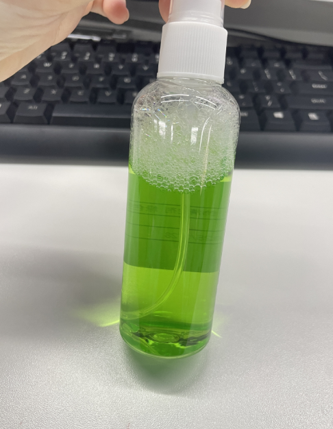 绿色汽车内饰清洗剂