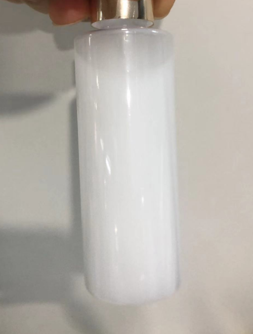化妆品-乳白色清香味去角质精华液