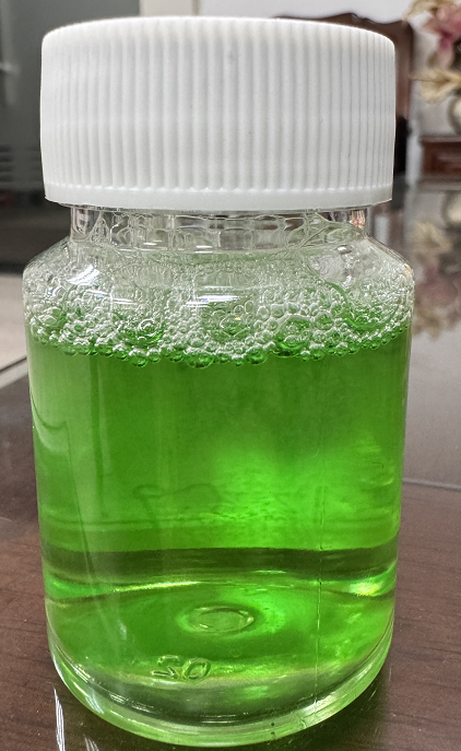 家居-青绿色洗衣机清洁剂