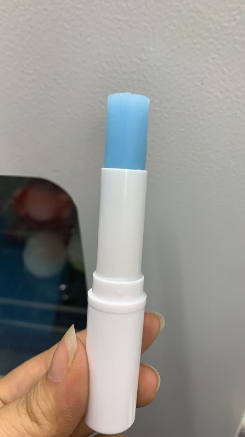 化妆品-蓝色口蜡
