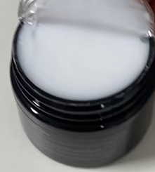 化妆品-白色清香味面霜
