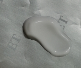 化妆品-白色清香味素颜霜