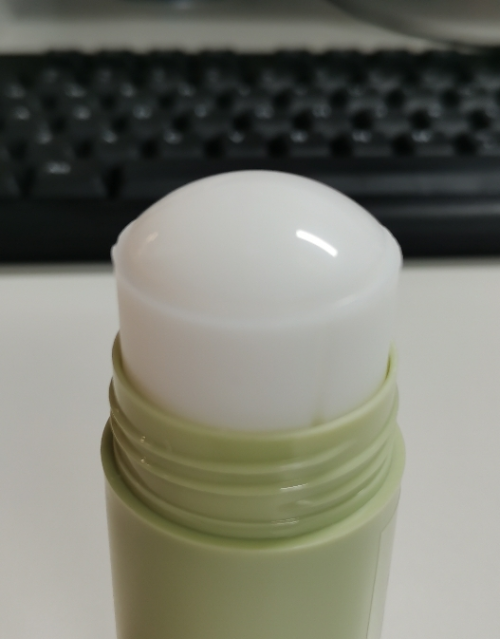 化妆品-白色蛇油棒