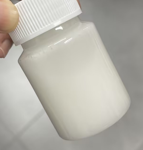 化妆品-白色清香味沐浴露