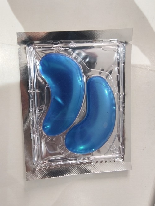 蓝色眼膜