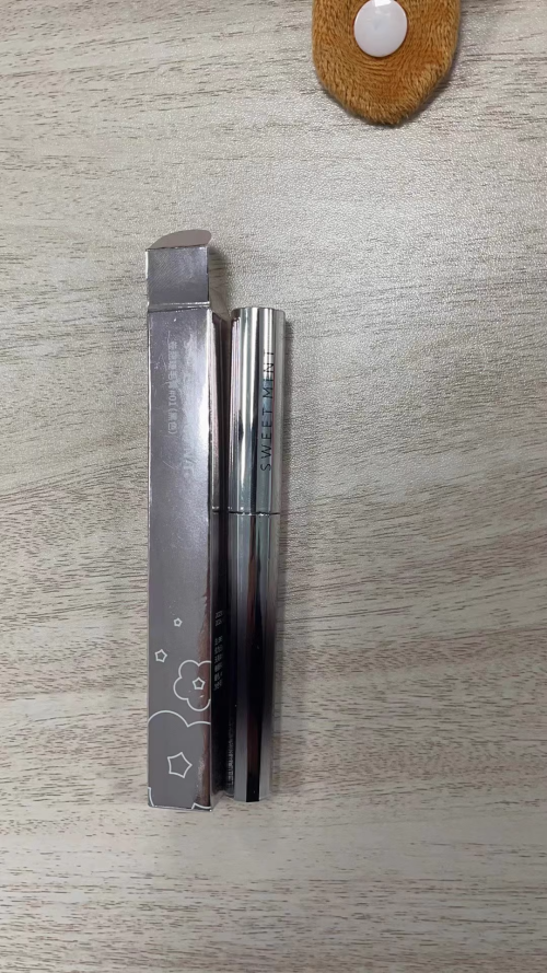 棕色卷翘睫毛膏（管含料）