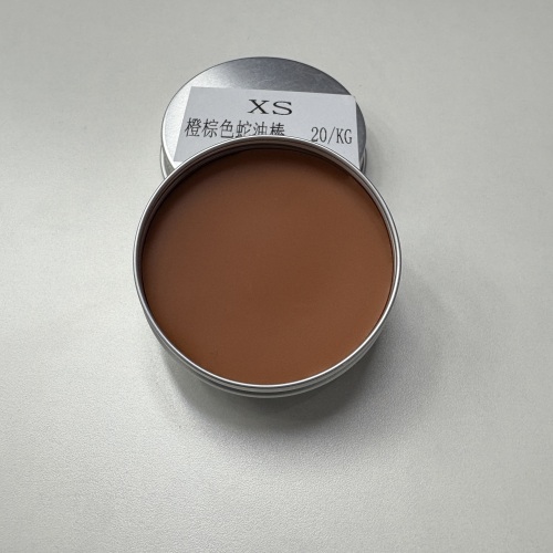 化妆品-橙棕色蛇油棒