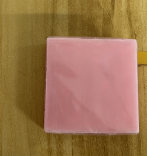 粉色方形洗发皂