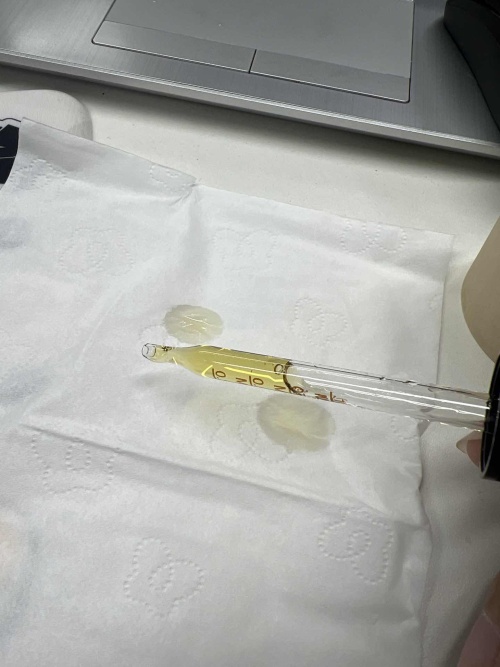 食品-淡黄色柠檬味薄荷精华水