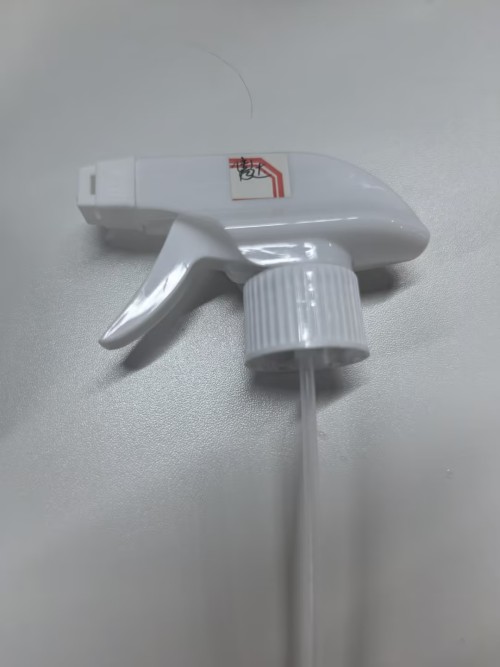 28牙白色泡沫方枪喷头