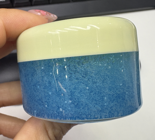 化妆品-蓝色薄荷味美牙凝胶+白色粒子