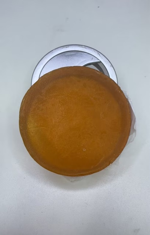 透明棕黄色清洁皂