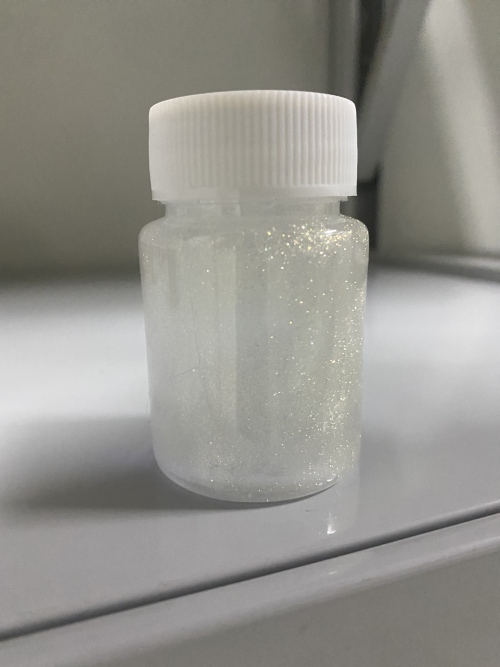 化妆品-透明清香味銮金水精品