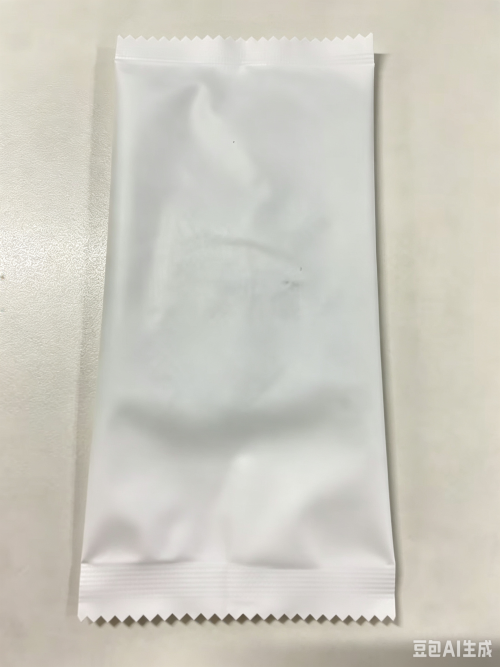 白色无纺布清凉湿巾（袋含料）