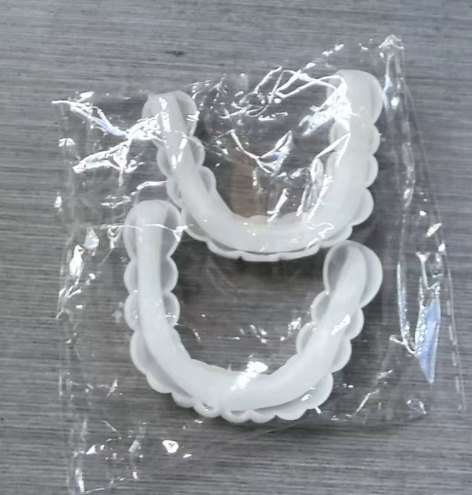 可调节卡扣式假牙