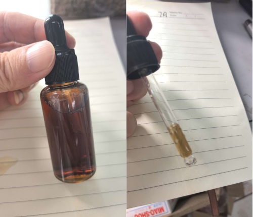 食品-棕黄色薄荷精华水