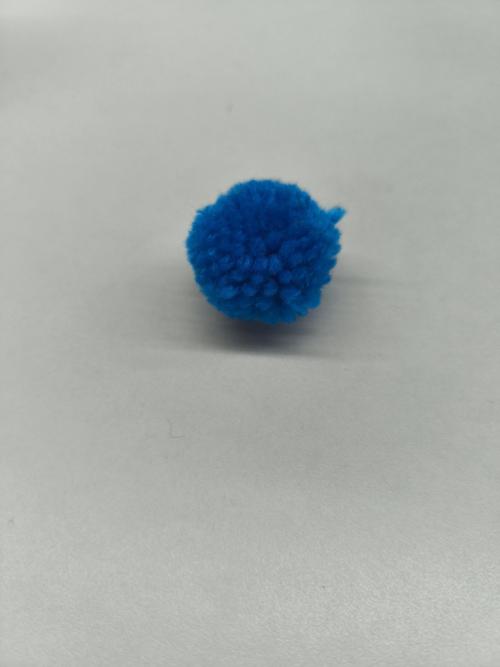 纯色毛绒球（颜色随机）