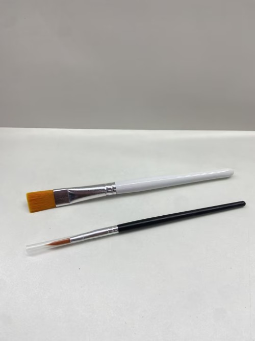 颜料刷（白扁刷+黑尖刷）