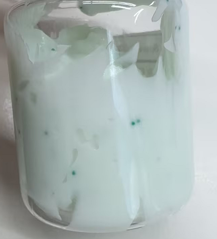 化妆品-淡绿色绿茶味磨砂膏+绿色粒子（JSJW25081402A）