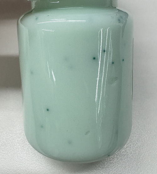化妆品-淡绿色浅香味面霜+绿色粒子（JSJW26090102A）