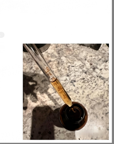 淡黄色薄荷精华水（浆果味）